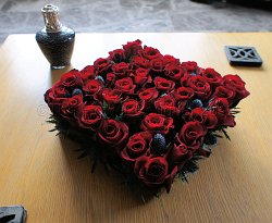 419 Red Roses in tray